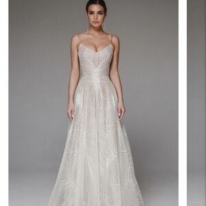 Cream Sweetheart Sleeveless Gown